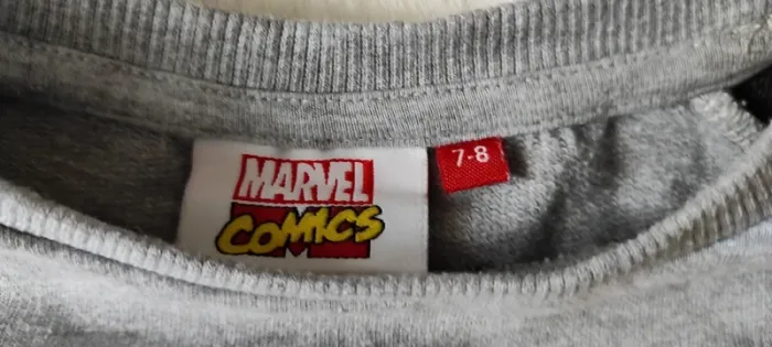 🐼 Sweat Marvel 7 8 ans très bon état  🐼 - photo numéro 3