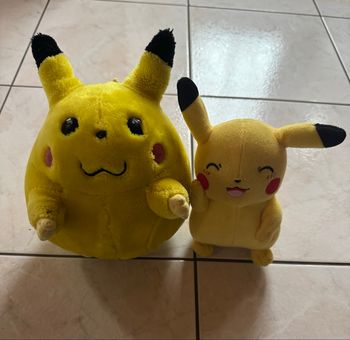 Lot de 2 Peluches Pikachu