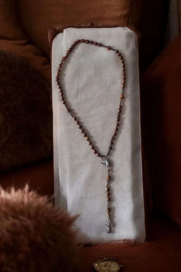 Magnifique chapelet en bois vintage