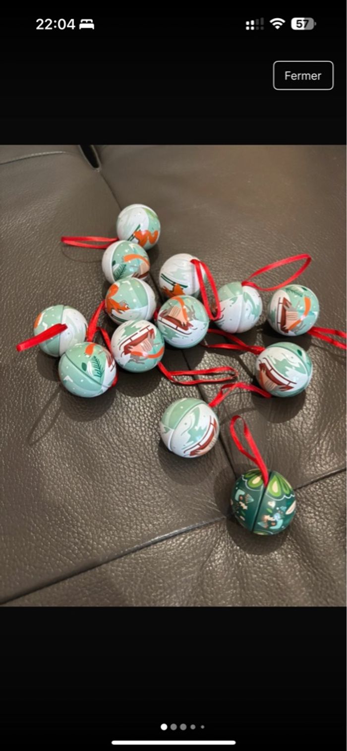 Lot de 13 boules de Noël en métal qui s’ouvrent