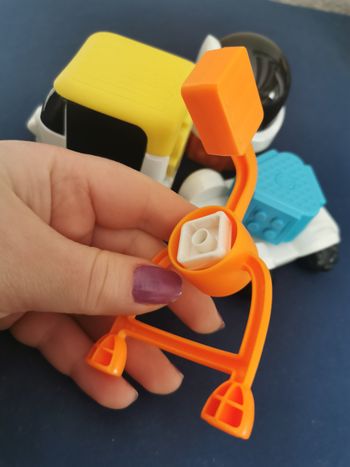 Voiture/bus à construire pièces détachées McDonald's