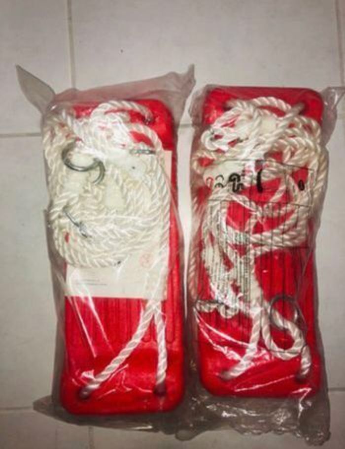 Lot de 2 balançoires enfant rouge NEUVE - photo numéro 2