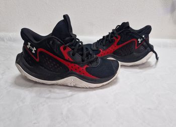 Basket , garçon , Under armour , taille 36.5