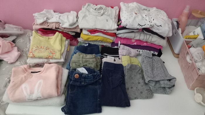 Lots vêtement bébé 6 mois  60 vêtement