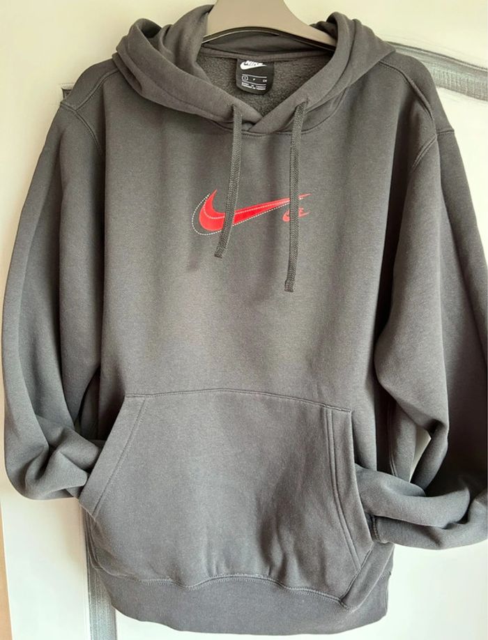 Sweat gris à capuche Nike taille S - photo numéro 3