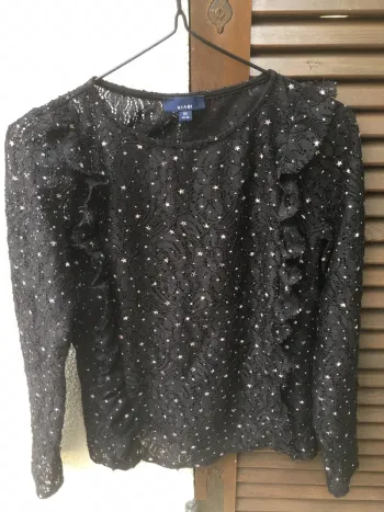 Chemisier Kiabi noir avec motif étoile