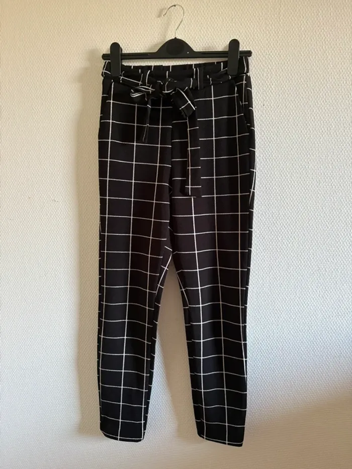 Pantalon slim noir à carreaux