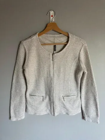 Veste légère Naf Naf S – Crème scintillante – Maille texturée – Chic & casual – Très bon état