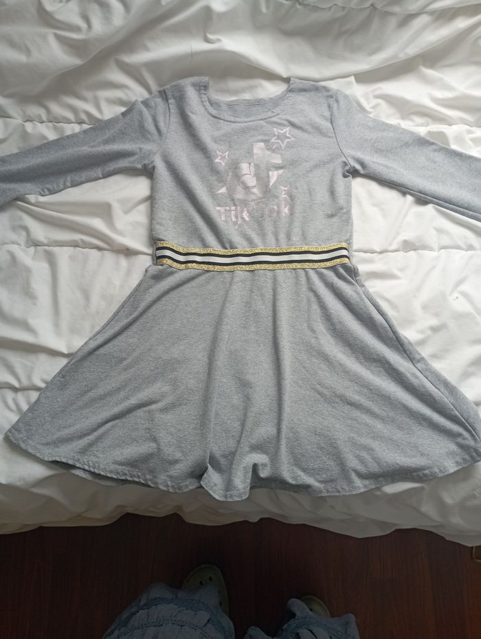 Robe grise manches longues hiver 12 ans 2€5