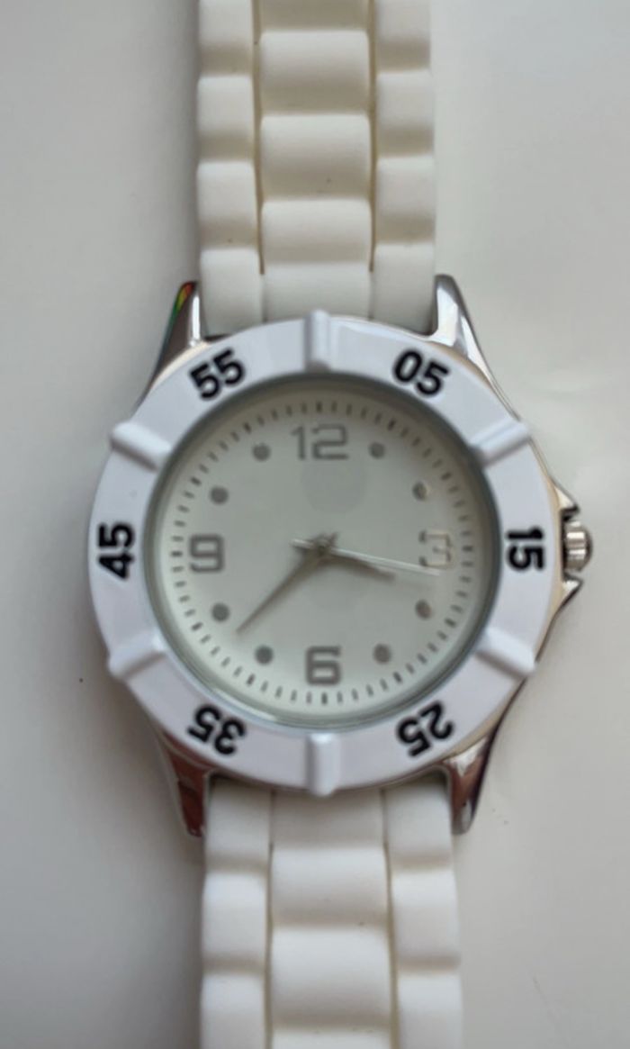 Montre - photo numéro 3