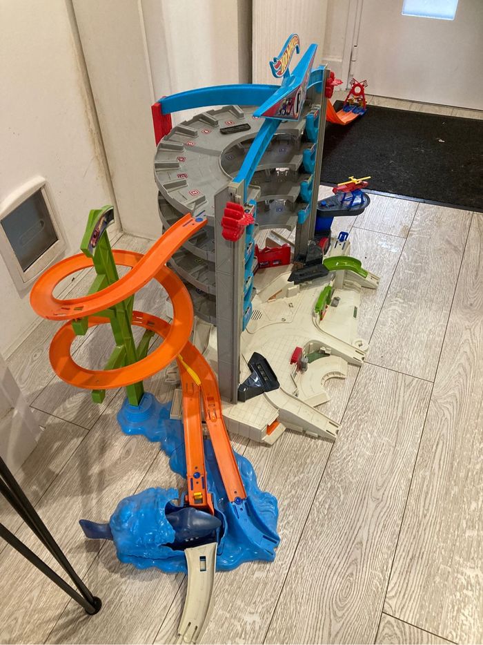Mega garage multifonctions hot wheels - photo numéro 4