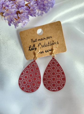 Boucles d'oreilles dorées hypoallergéniques, filigrane bordeaux LC25