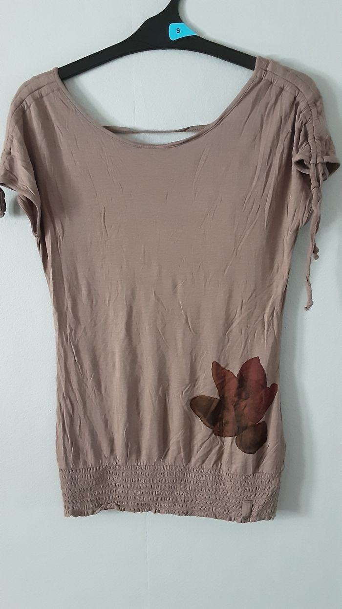 T-shirt femme Taille XS - photo numéro 1