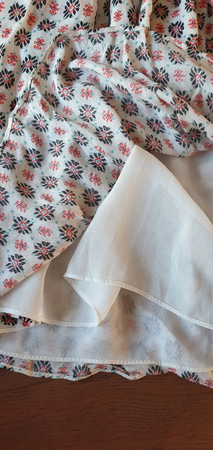 Vends Jupe avec petite fleurs 🌺 - photo numéro 2