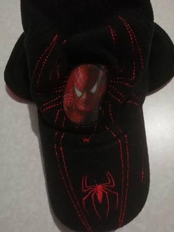 Casquette polaire Spiderman 3 noir et rouge. Taille unique