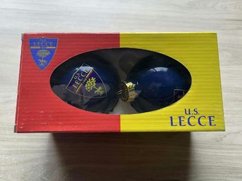 Coffret deux boules de Noël Us lecce 
Boules bleu et or du club de football italien Us Lecce 
Neuf