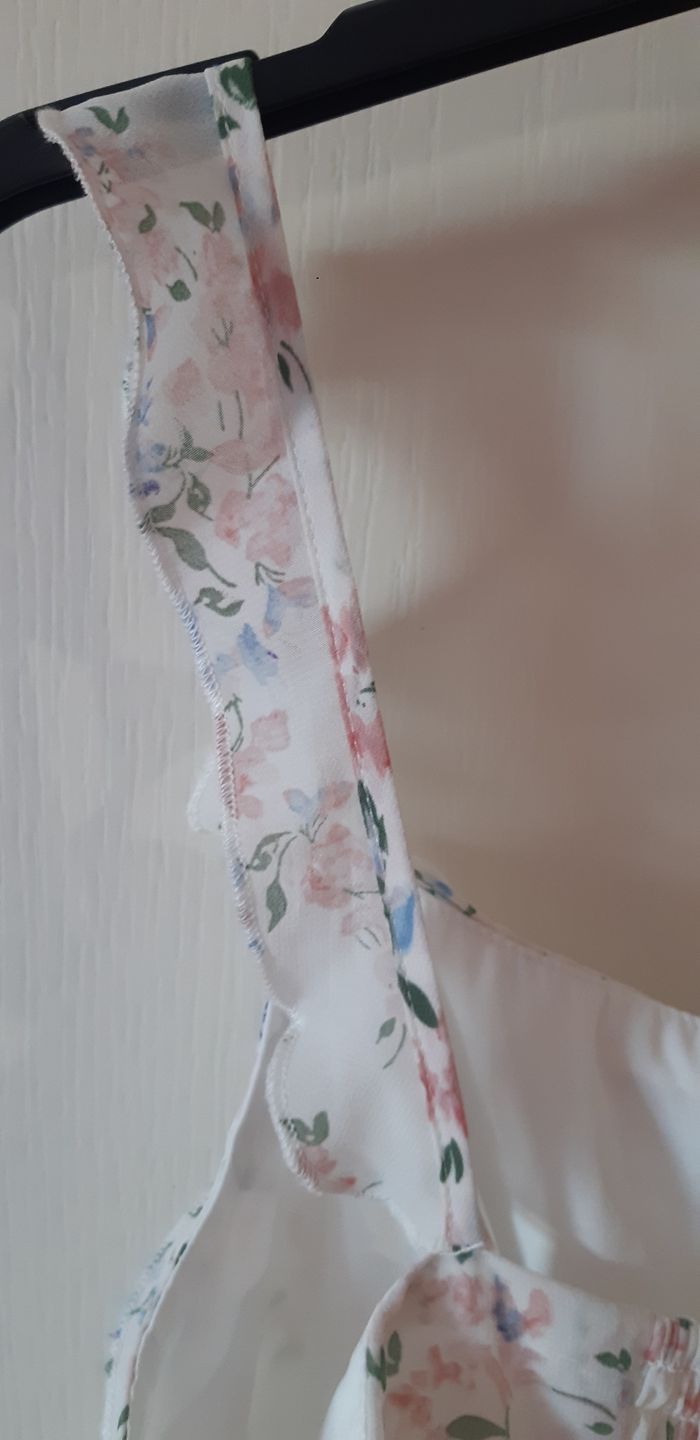 Robe fluide à fleurs taille M neuve - photo numéro 5