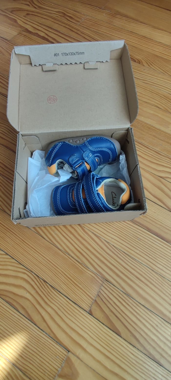 Chaussures bébé clarks taille 18 - photo numéro 5
