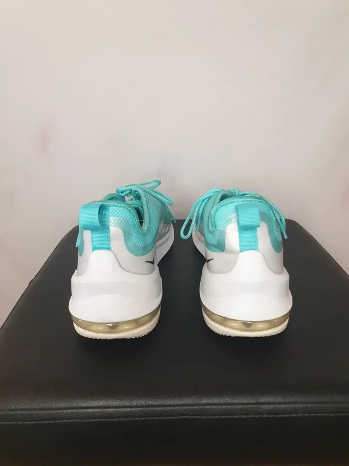 Baskets Nike taille 41 - photo numéro 3