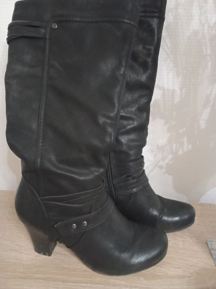 Vendre vêtements et chaussures - photo numéro 3