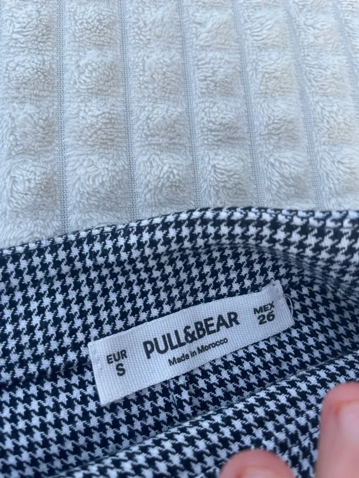 Jupe à mini carreaux Pull & Bear – Taille S – Blanc & Noir - photo numéro 4