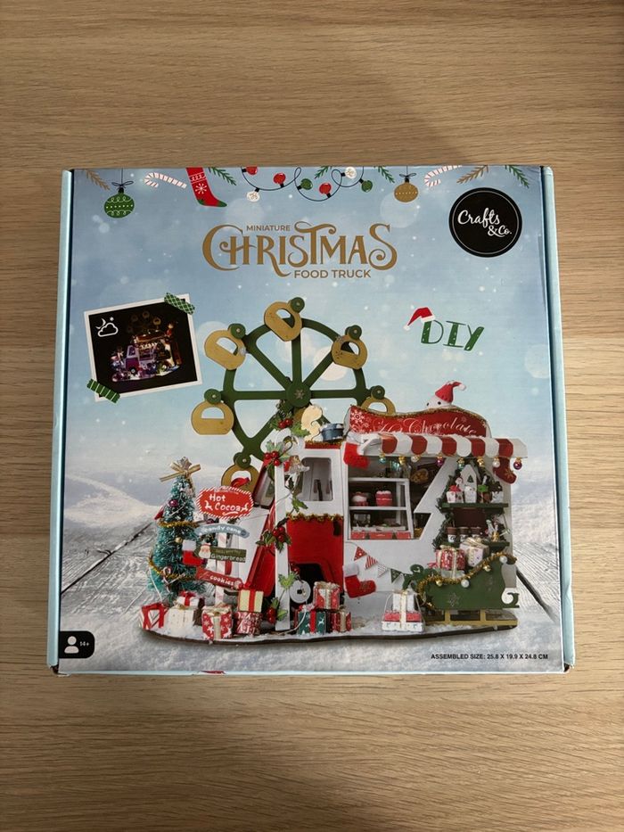 Kit miniature à construire neuf « Christmas food truck »