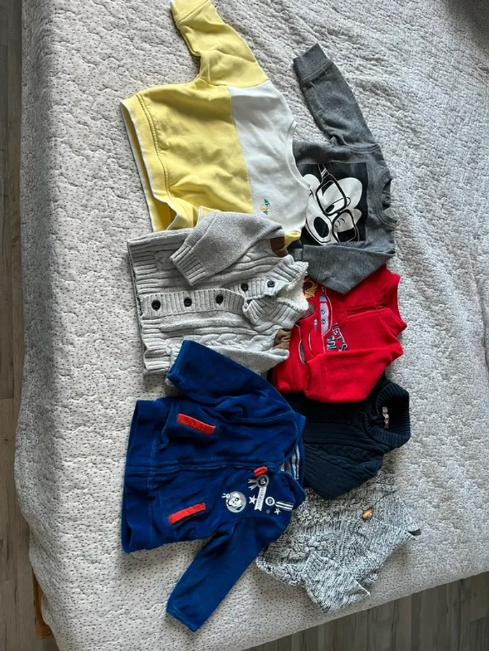 Pull gilet pantalon 6 mois