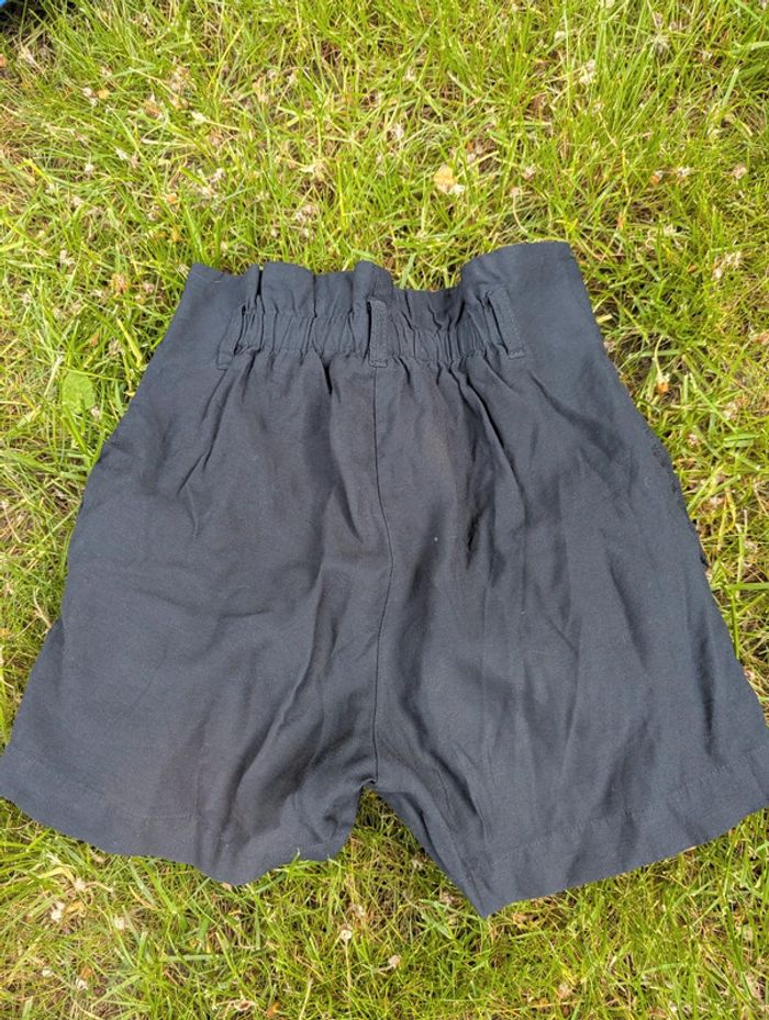 Short léger noir Bonpoint 8 ans - photo numéro 3