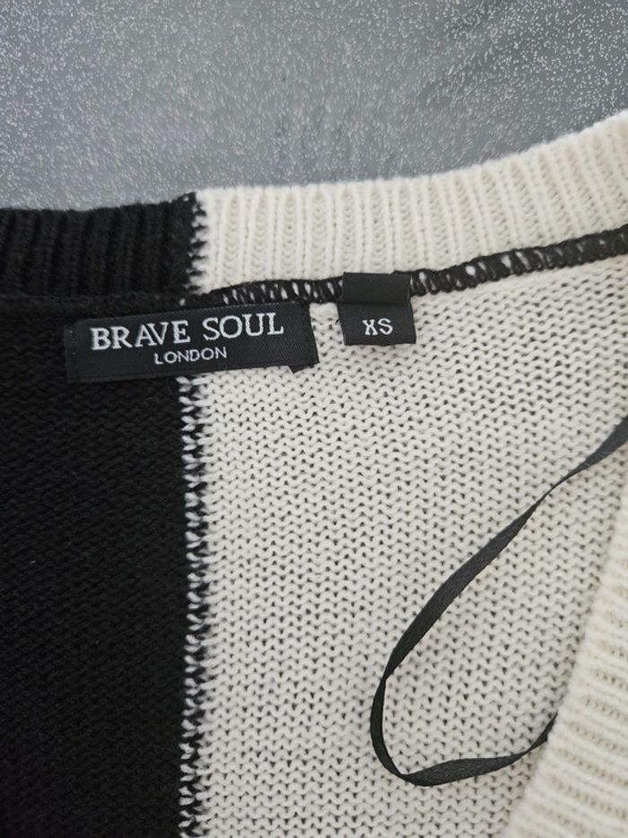 Pull noir et blanc - photo numéro 2