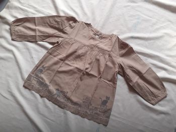 Tunique marron motif matériels de couture et chats