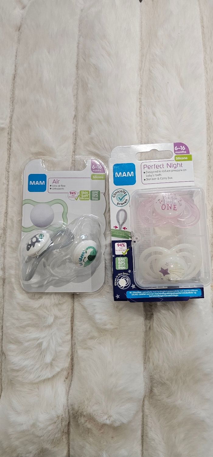 Lot de 4 sucettes 🍭 orthodontiques Mam Neuves