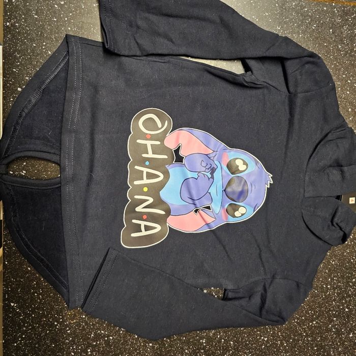 Pull lilo et stitch 6ans neuf