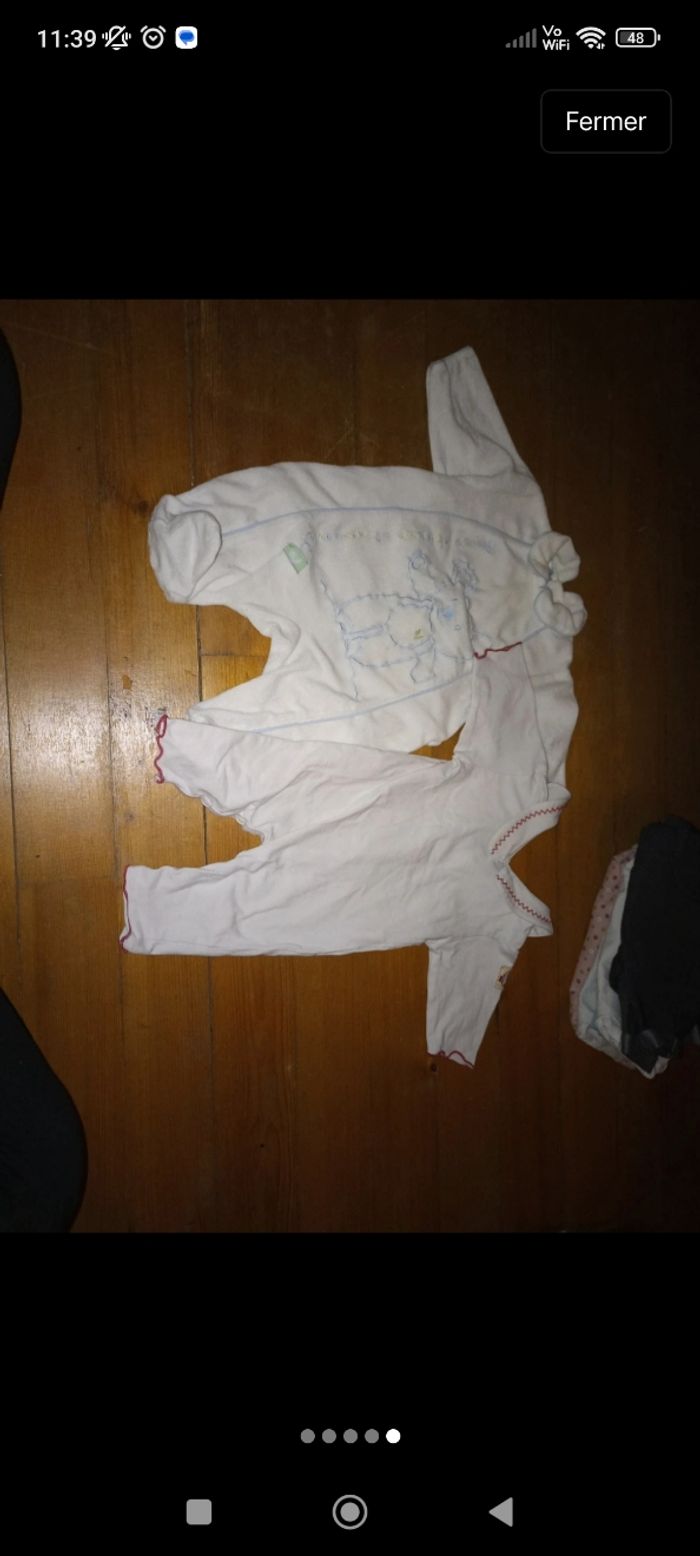 Lot vêtements 1 mois - photo numéro 5