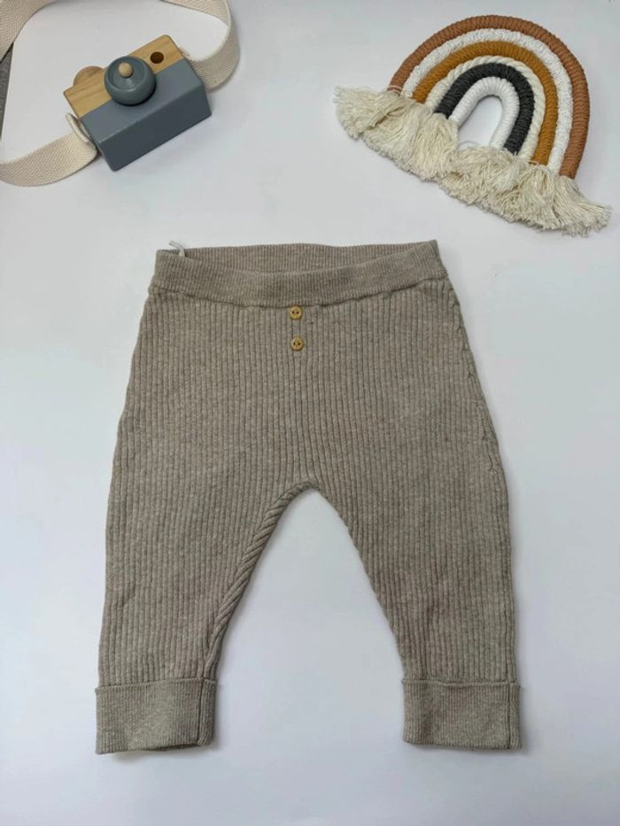 Legging côtelé H&M baby taille 6 mois, 68 cm comme neuf