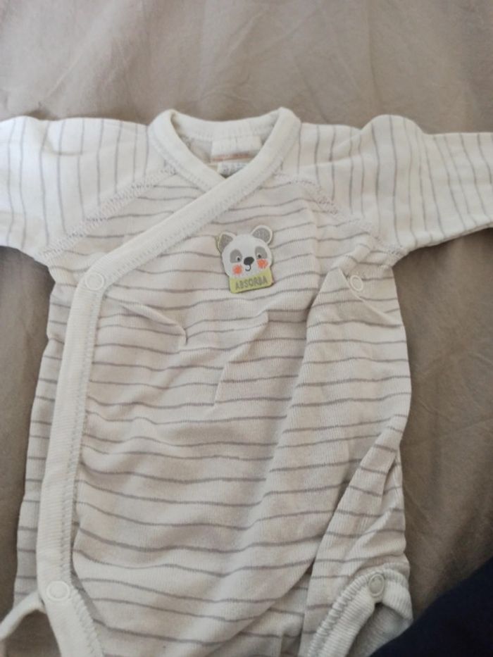 Lot 4 bodies 1 mois - photo numéro 3