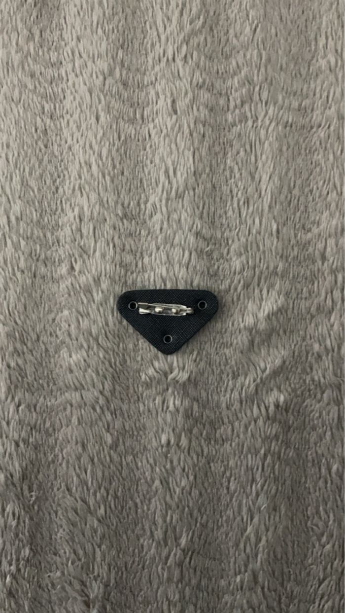 Pin’s Prada - photo numéro 2