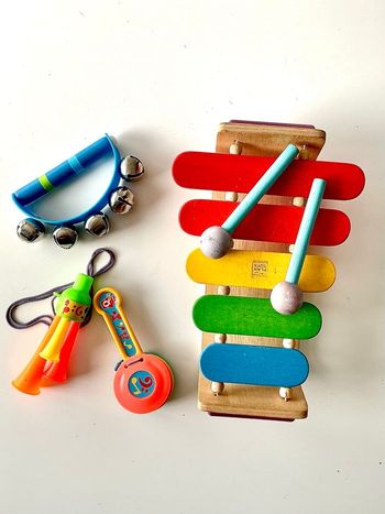 Lot (partiel possible) de jouets d’éveil musicaux