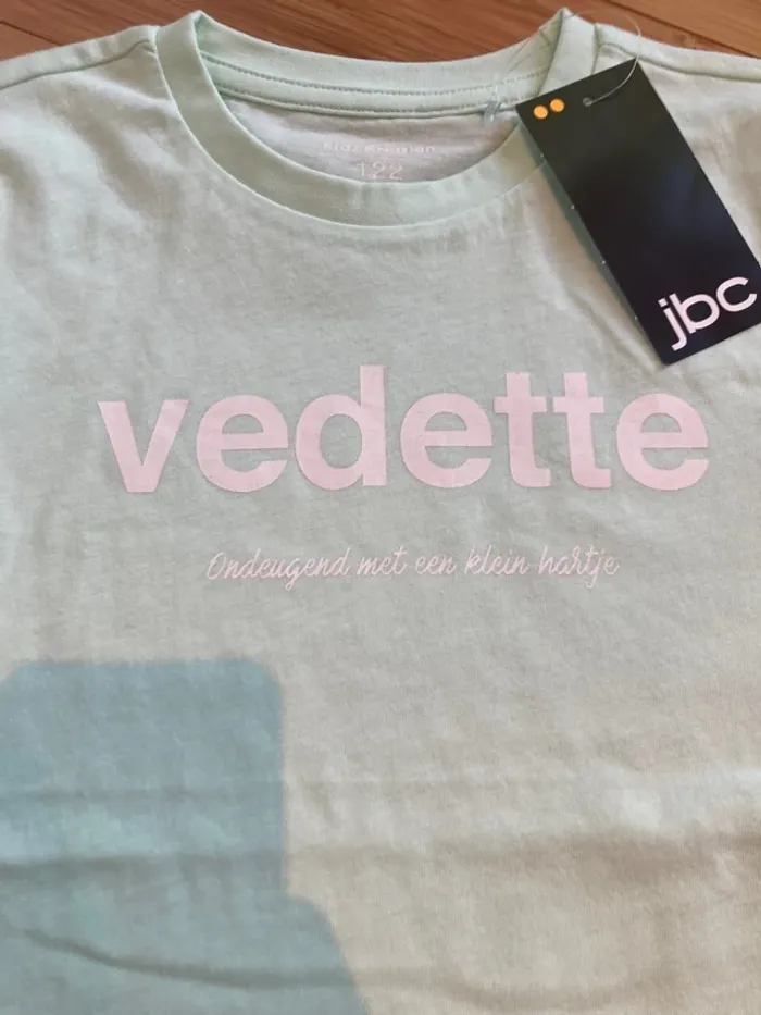 7 ans - T-shirt manches courtes couleur vert eau - neuf - inscription Vedette - photo numéro 2