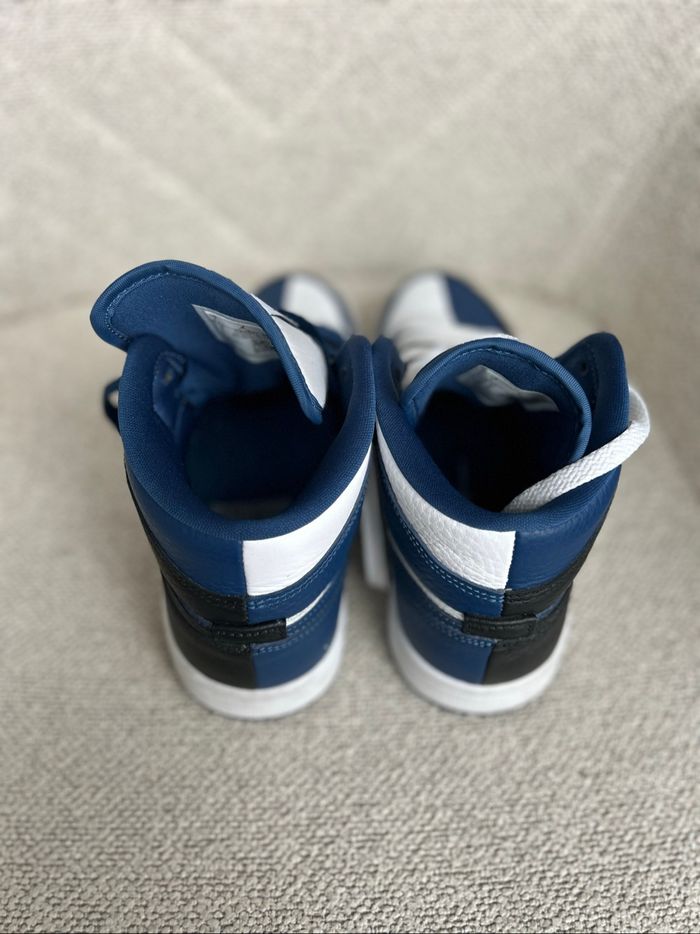 Nike Air Jordan 1 bleu marine blanc - photo numéro 5