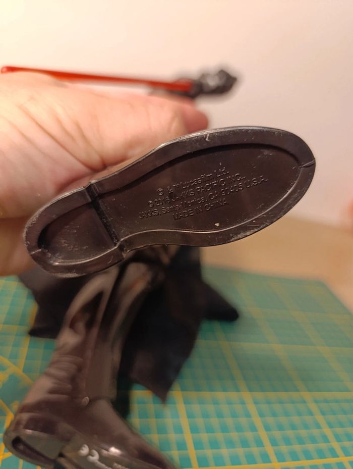 Figurine dark Vador action Sabre laser - photo numéro 3