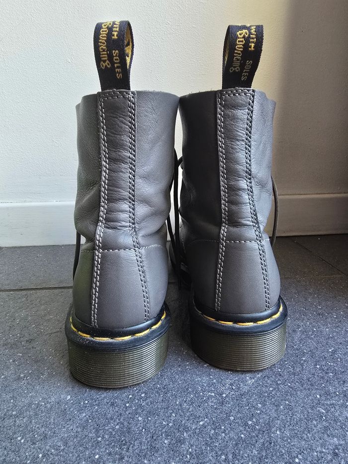Dr. Martens grises - photo numéro 6