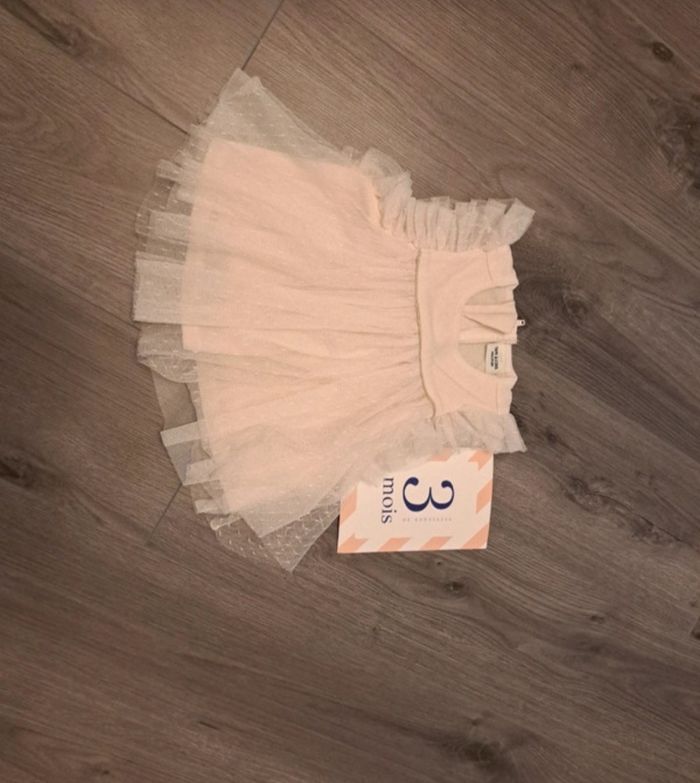 Robe en tulle 3 mois TAO neuve - photo numéro 2