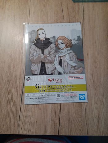 1 clear files tokyo revengers avec un autocollant