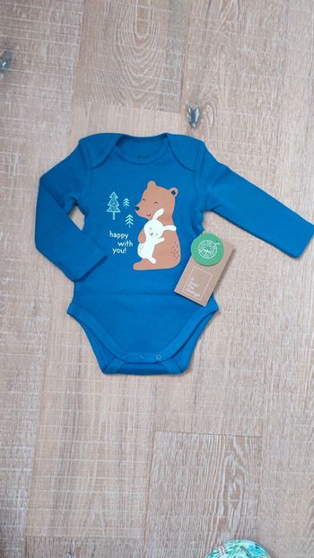 Body 3 mois neuf