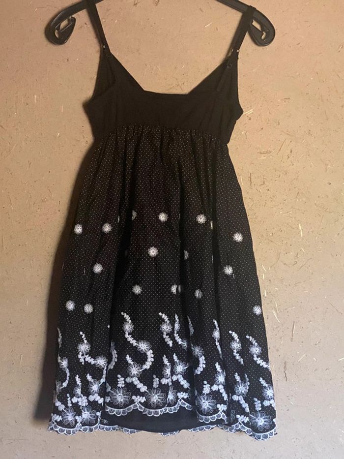 Robe noire et blanche très mini - photo numéro 2