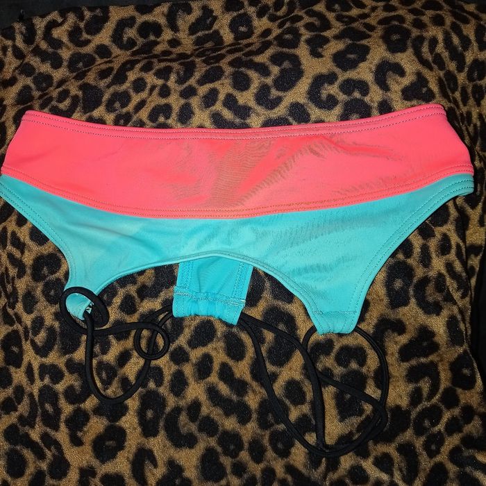 Maillot de bain tricolore 👙 2 pièces Tribord très bon etat 8 ans - photo numéro 5