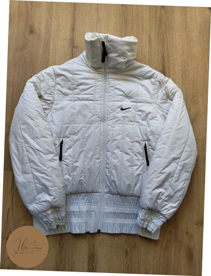Doudoune Nike Blanche avec Logo Noir - photo numéro 2