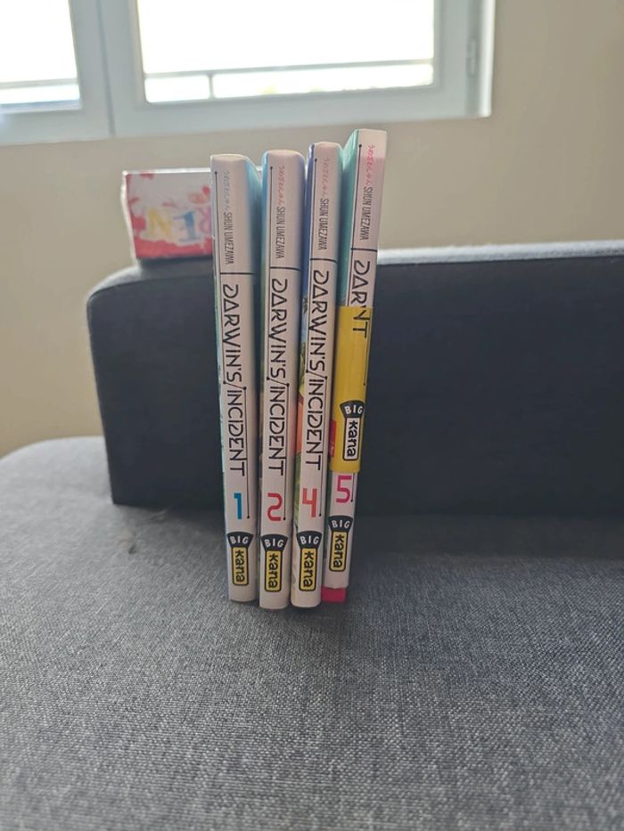 Vend lot manga darwin's incident - photo numéro 2