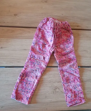 🌸 Jean slim fleuri 🌸 taille 24 mois 2 ans 🌸