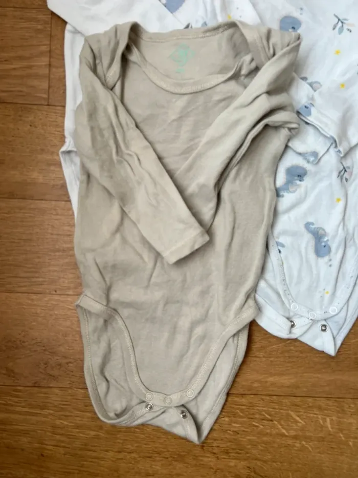 Lot 5 bodies Tex 18 M - photo numéro 2